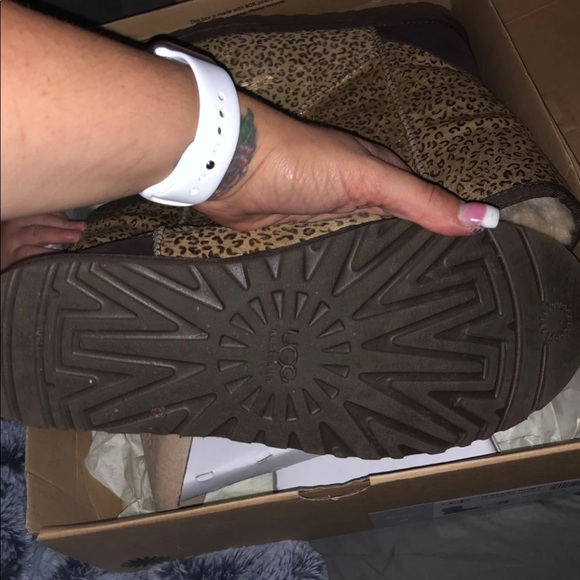 Like New! Leopard Calf Hair Ugg Boots Size 9 - Picture 2 of 2